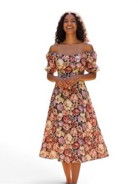 Lily Rose, Midi Dress Short Puff Sleeve Ties In Back Floral Print
Square Neck. L